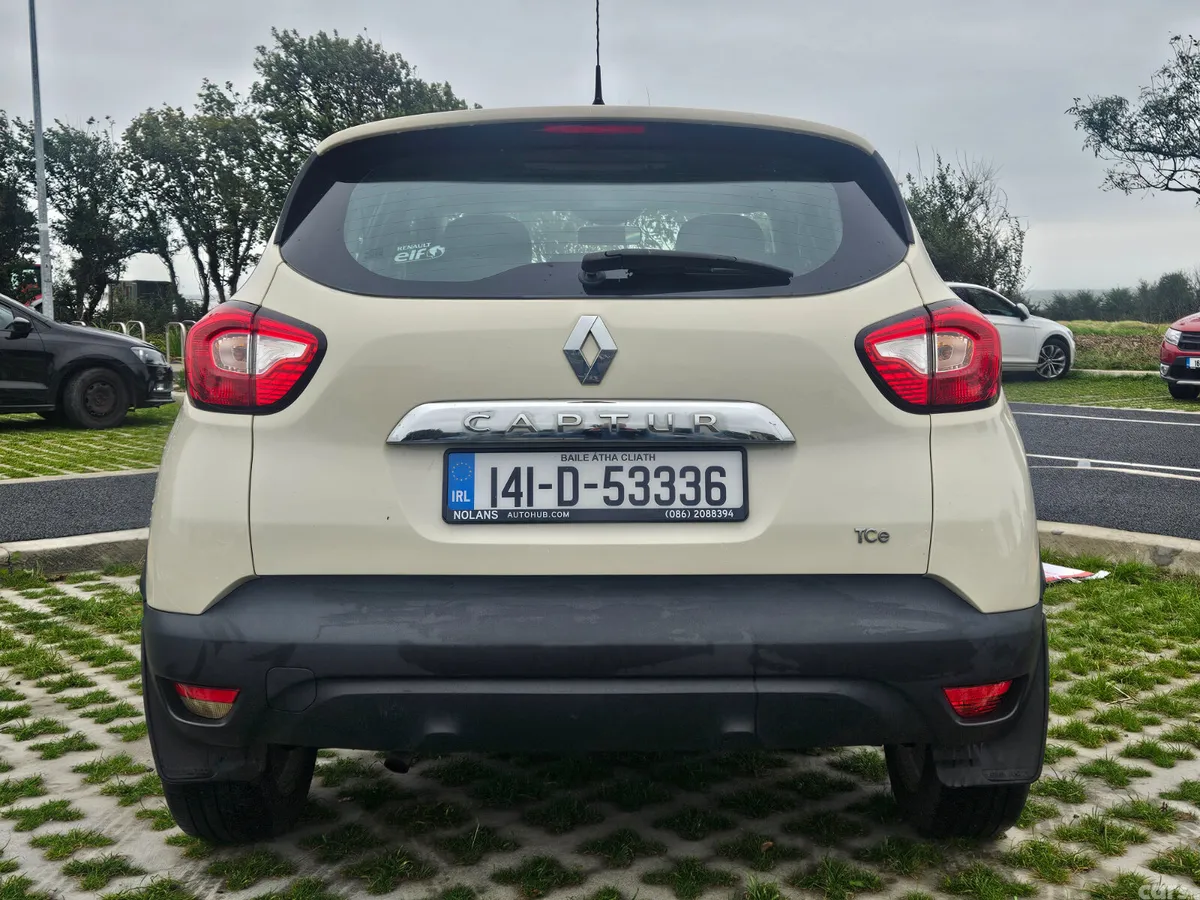 Renault Captur SUV, Petrol, 2014, White