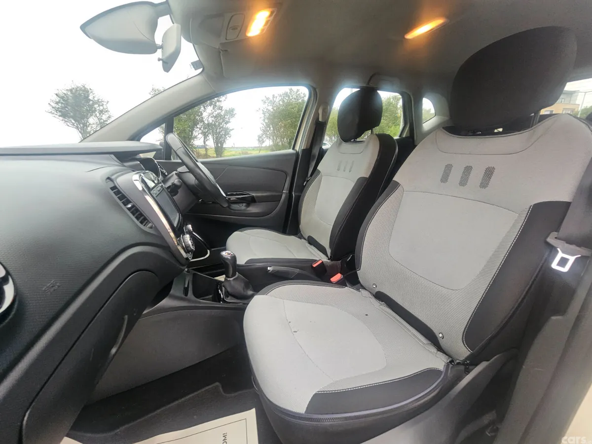 Renault Captur SUV, Petrol, 2014, White