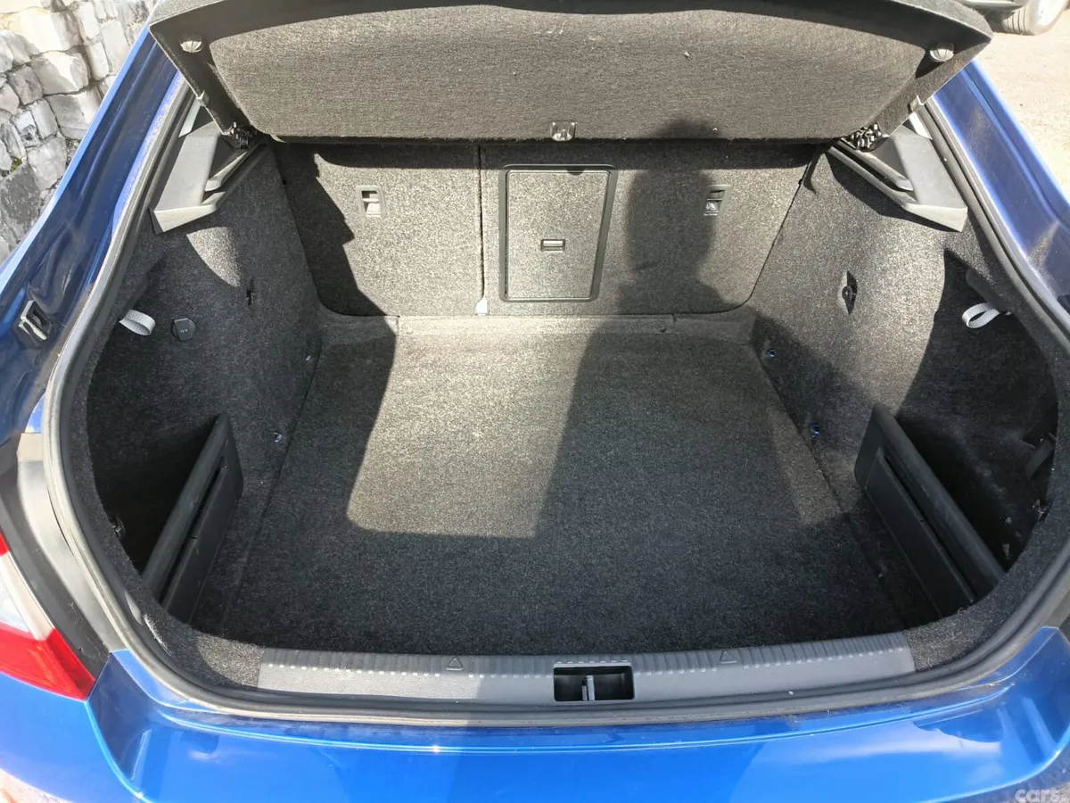 Skoda Octavia Saloon, Petrol, 2017, Blue