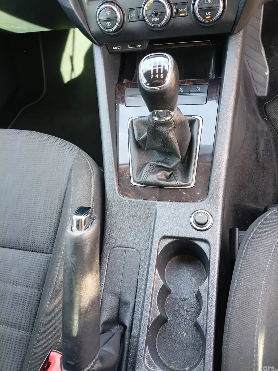 Skoda Octavia Saloon, Petrol, 2017, Blue