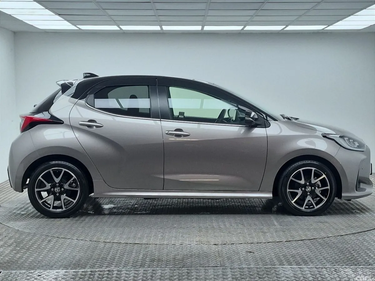 Toyota Yaris Hatchback, Petrol Hybrid, 2023, Brown