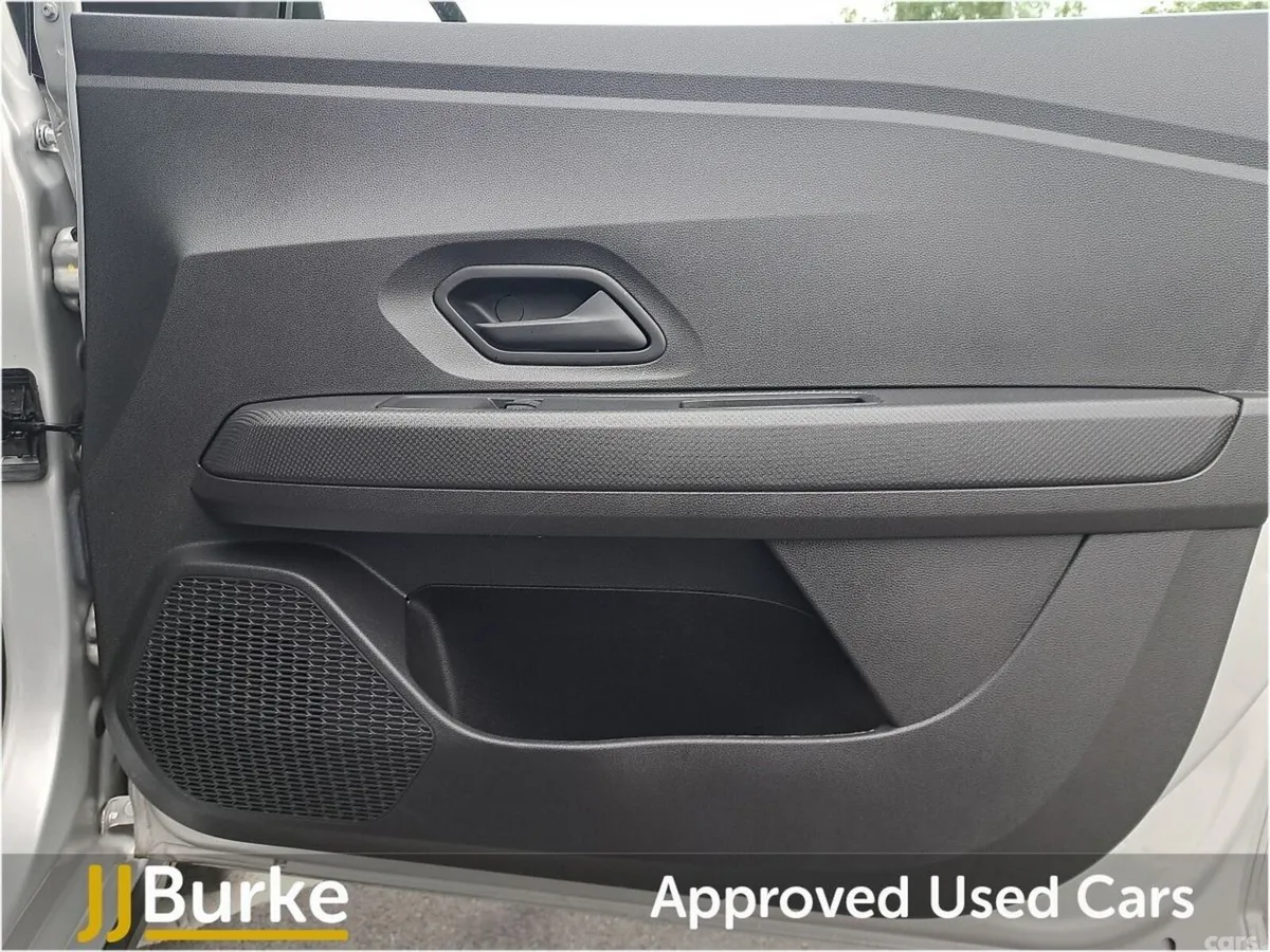 Dacia Sandero Stepway SUV, Petrol, 2023, Grey