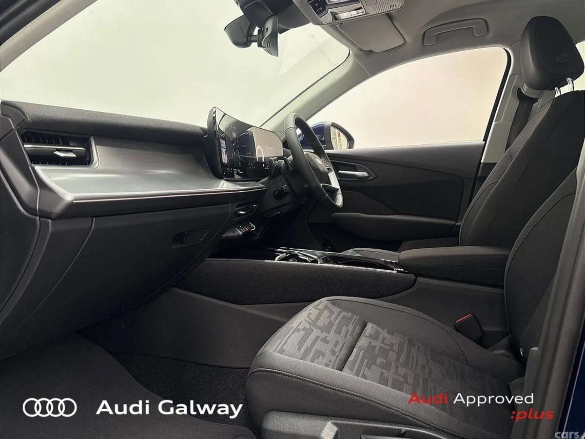 Audi Q3 SUV, Petrol Plug-in Hybrid, 2026, Blue
