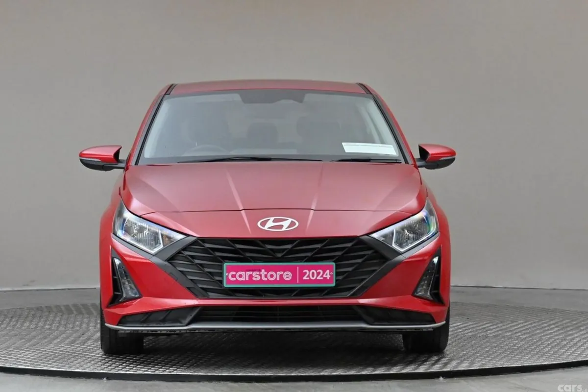 Hyundai i20 Hatchback, Petrol, 2024, Red