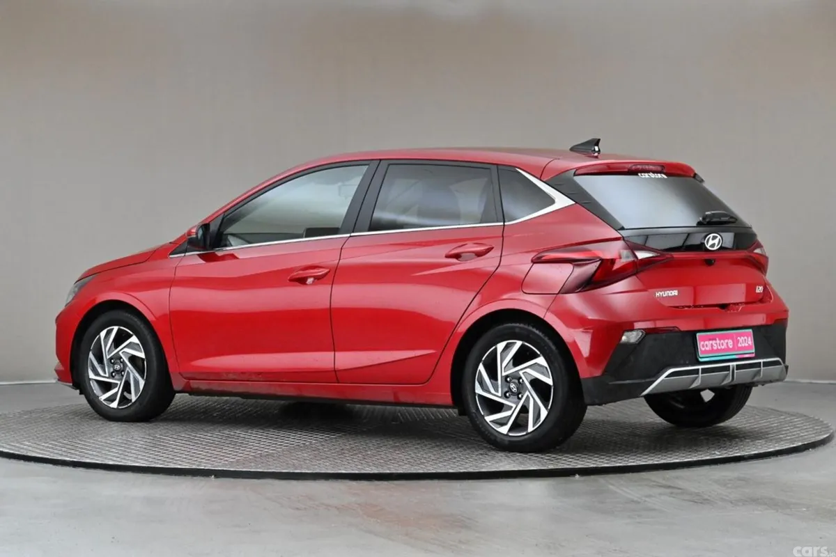 Hyundai i20 Hatchback, Petrol, 2024, Red