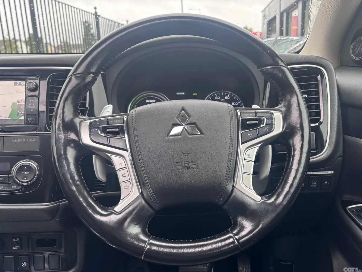 Mitsubishi Outlander SUV, Petrol Plug-in Hybrid, 2017, White