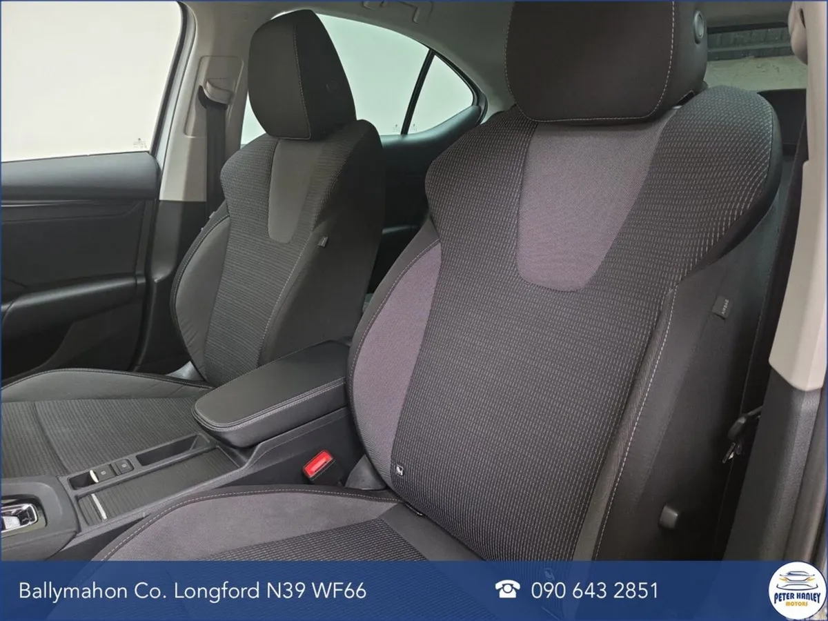 Skoda Octavia Saloon, Diesel, 2024, Grey