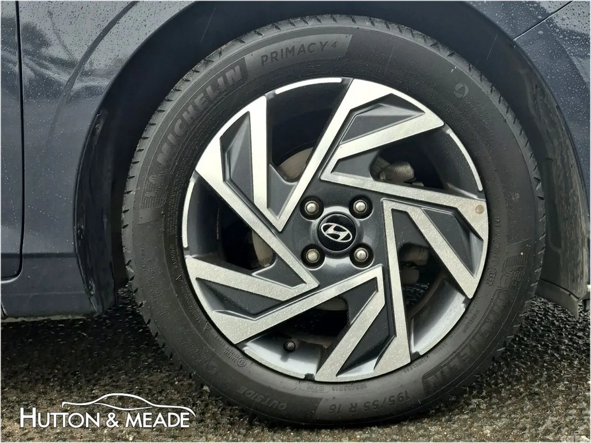 Hyundai i20 Hatchback, Petrol, 2025, Grey