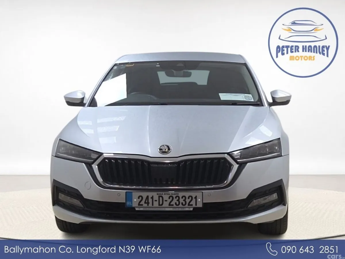 Skoda Octavia Saloon, Diesel, 2024, Grey