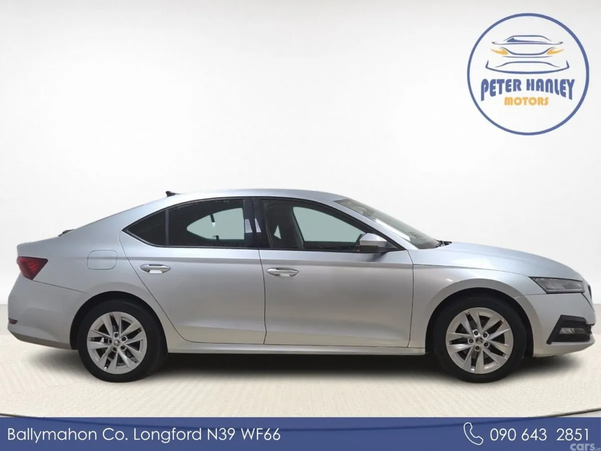 Skoda Octavia Saloon, Diesel, 2024, Grey