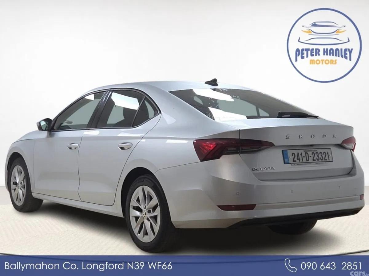 Skoda Octavia Saloon, Diesel, 2024, Grey