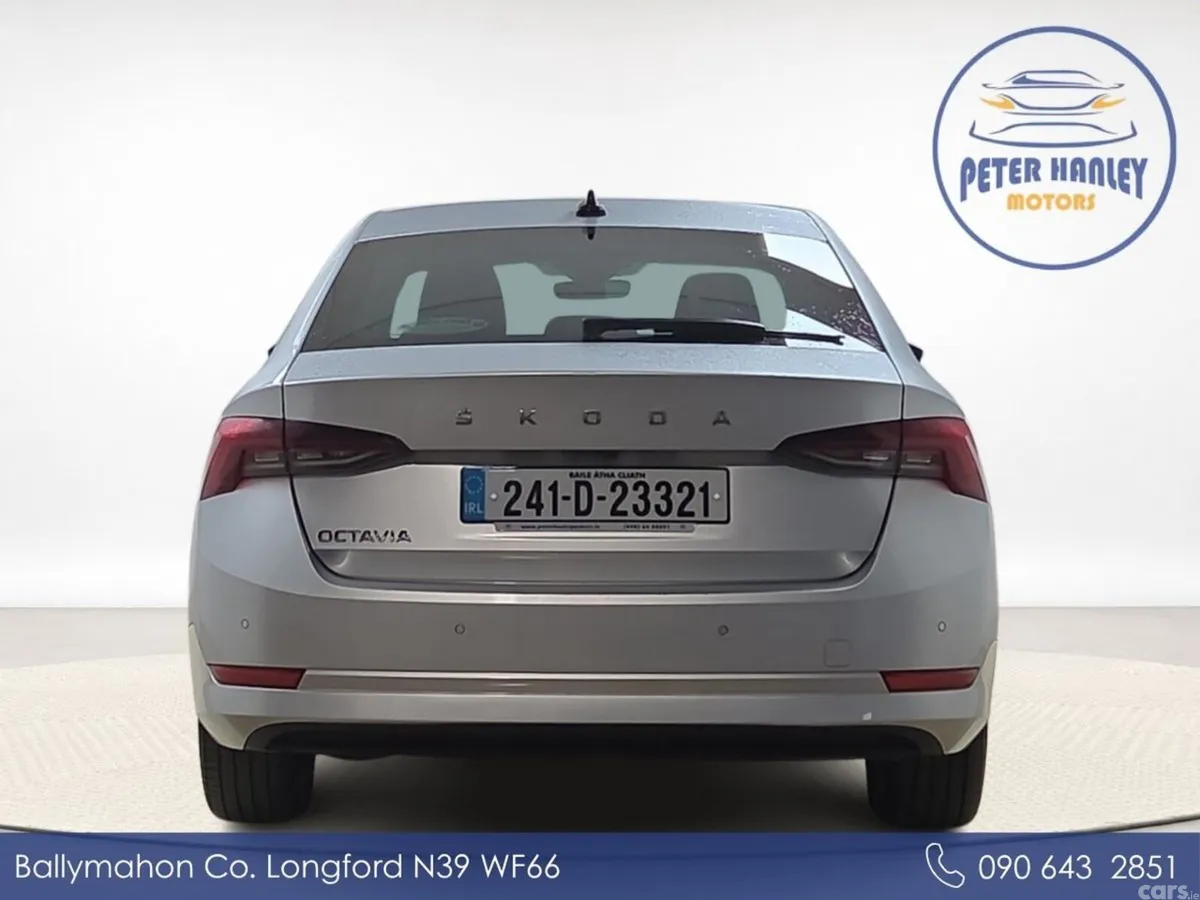 Skoda Octavia Saloon, Diesel, 2024, Grey