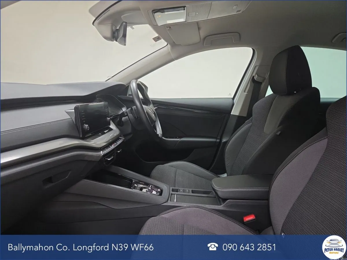 Skoda Octavia Saloon, Diesel, 2024, Grey