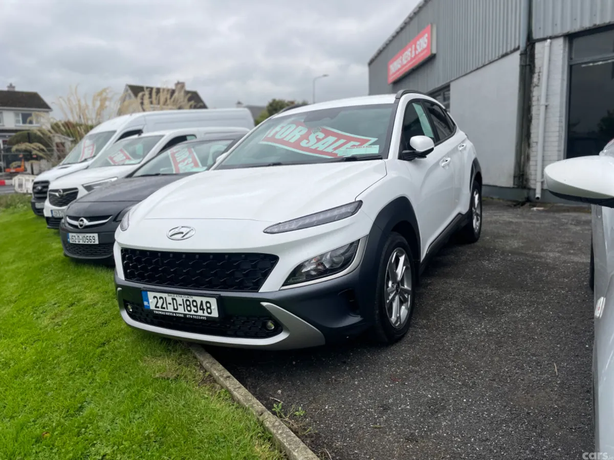 Hyundai KONA MPV, Petrol, 2022, White