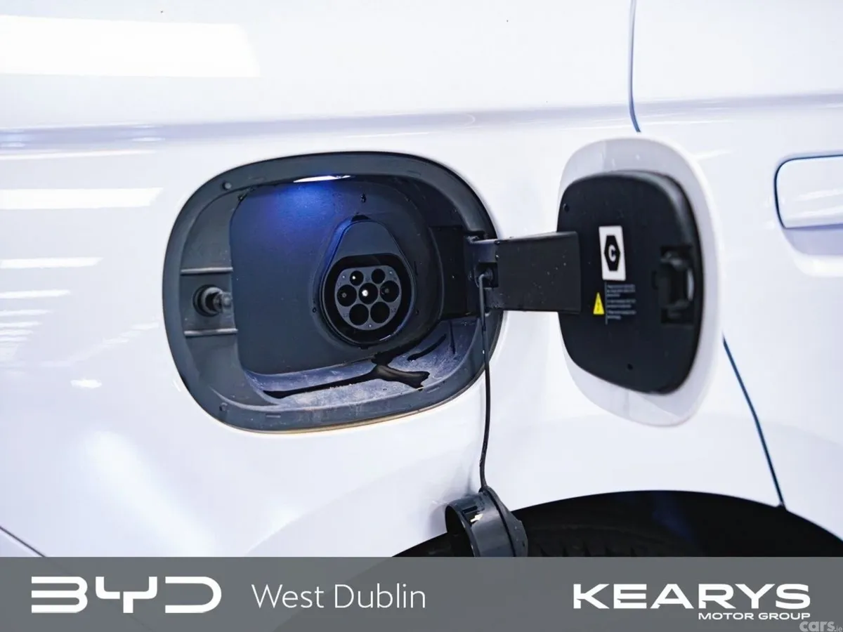 BYD Seal 6 Hatchback, Petrol Plug-in Hybrid, 2026, White