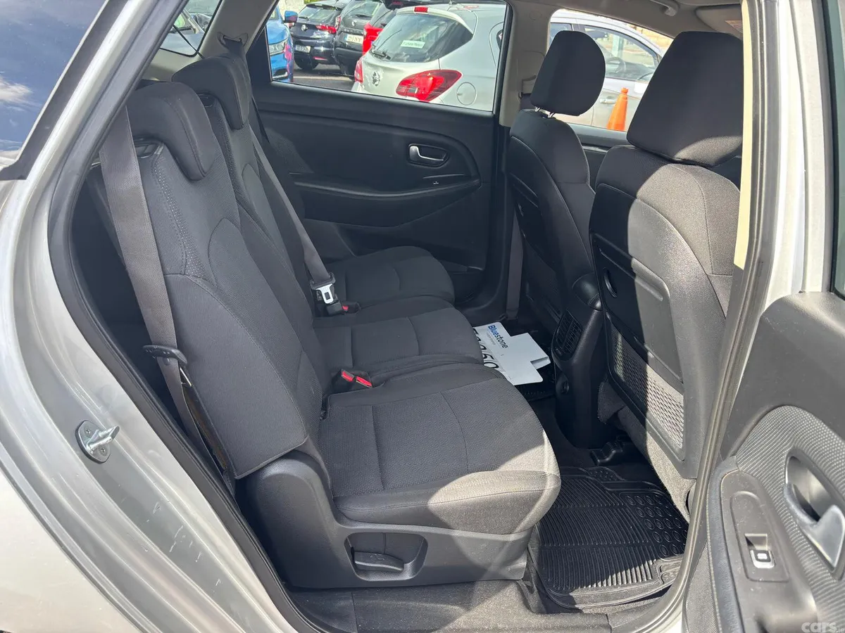 Kia Carens MPV, Diesel, 2016, Silver