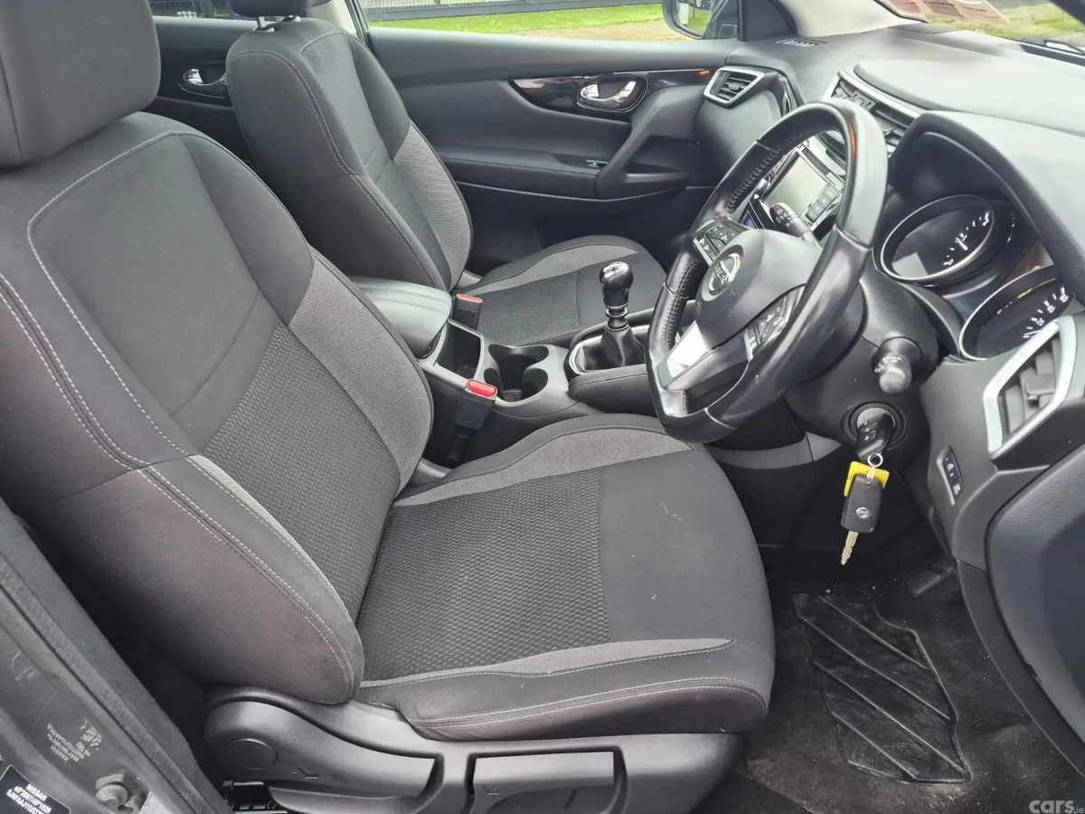 Nissan Qashqai MPV, Diesel, 2021, Grey