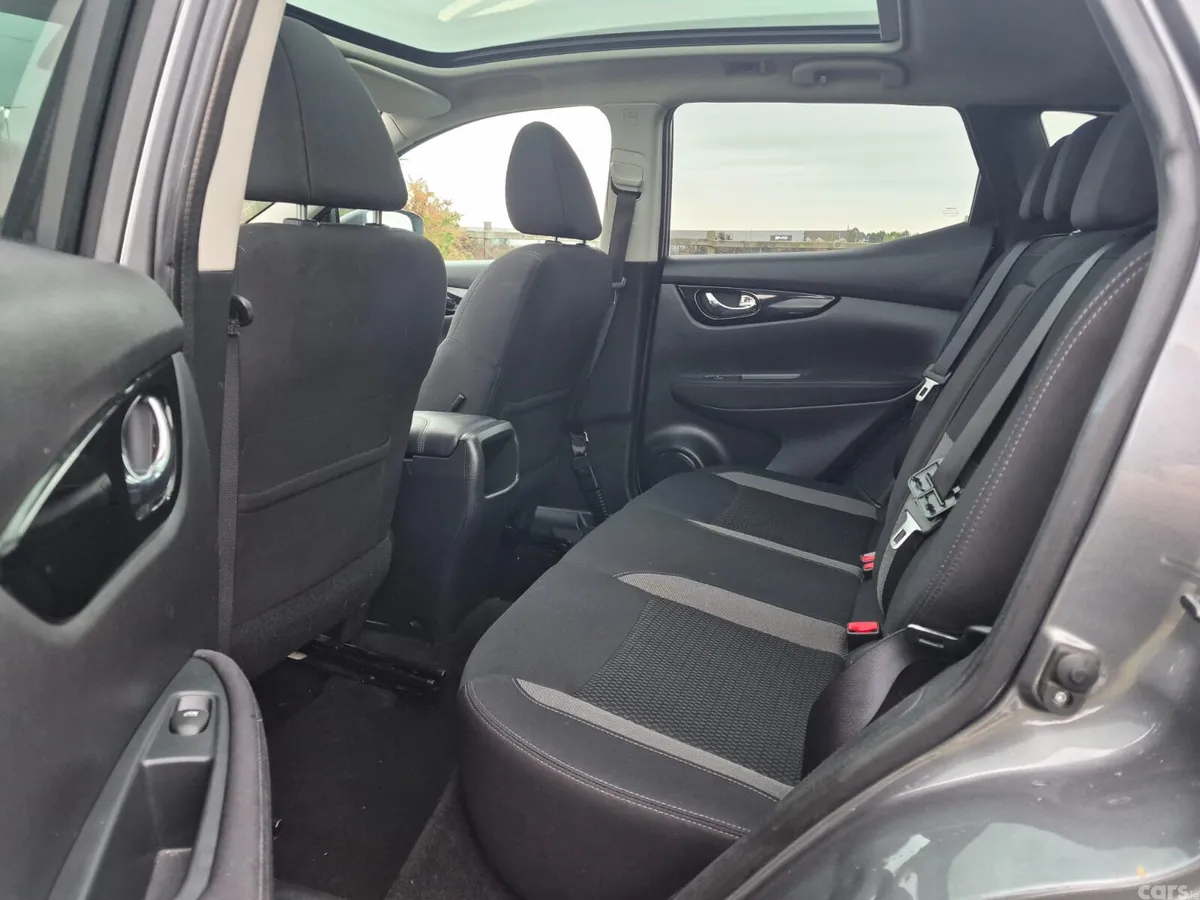 Nissan Qashqai MPV, Diesel, 2021, Grey