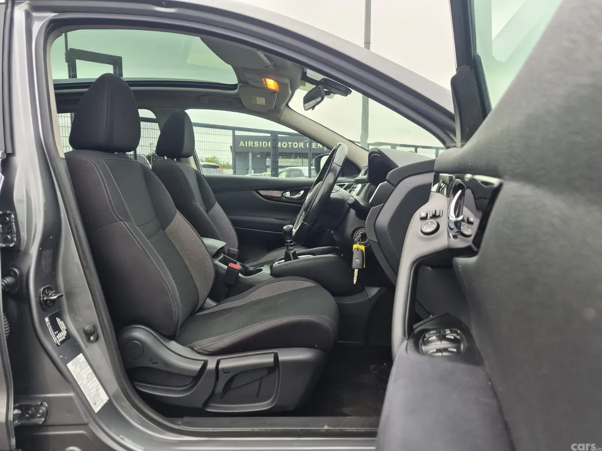 Nissan Qashqai MPV, Diesel, 2021, Grey
