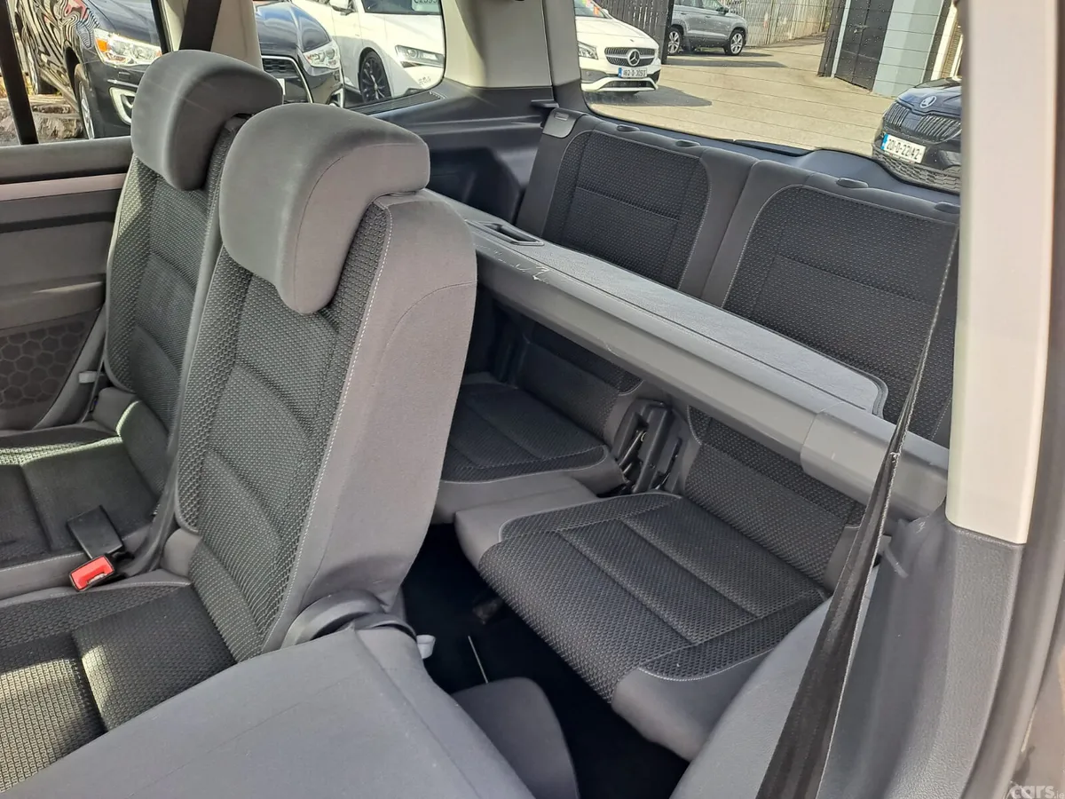 Volkswagen Touran MPV, Diesel, 2012, Grey