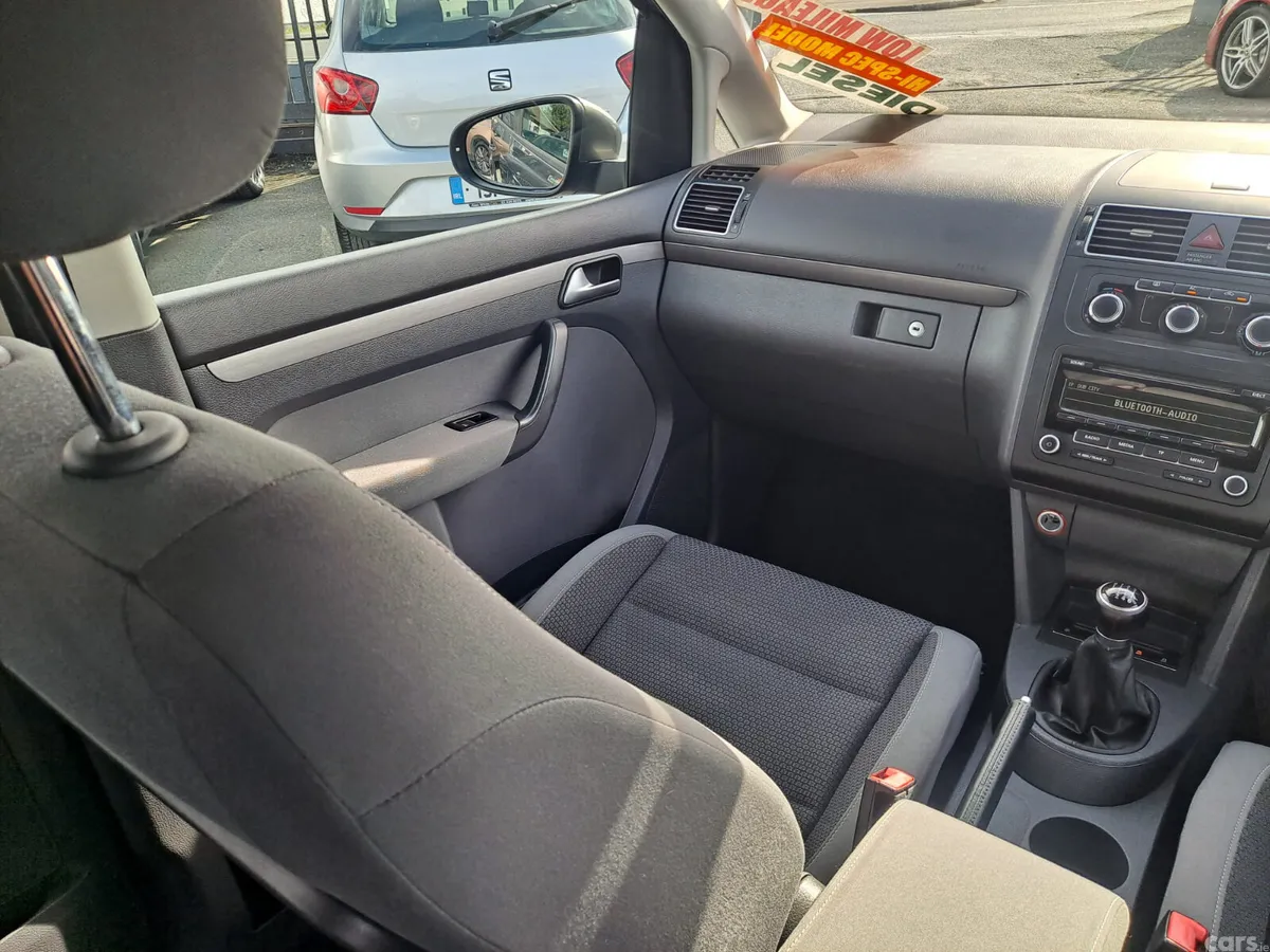 Volkswagen Touran MPV, Diesel, 2012, Grey