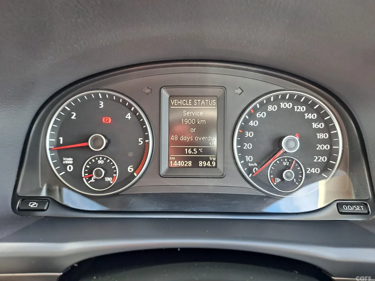 Volkswagen Touran MPV, Diesel, 2012, Grey