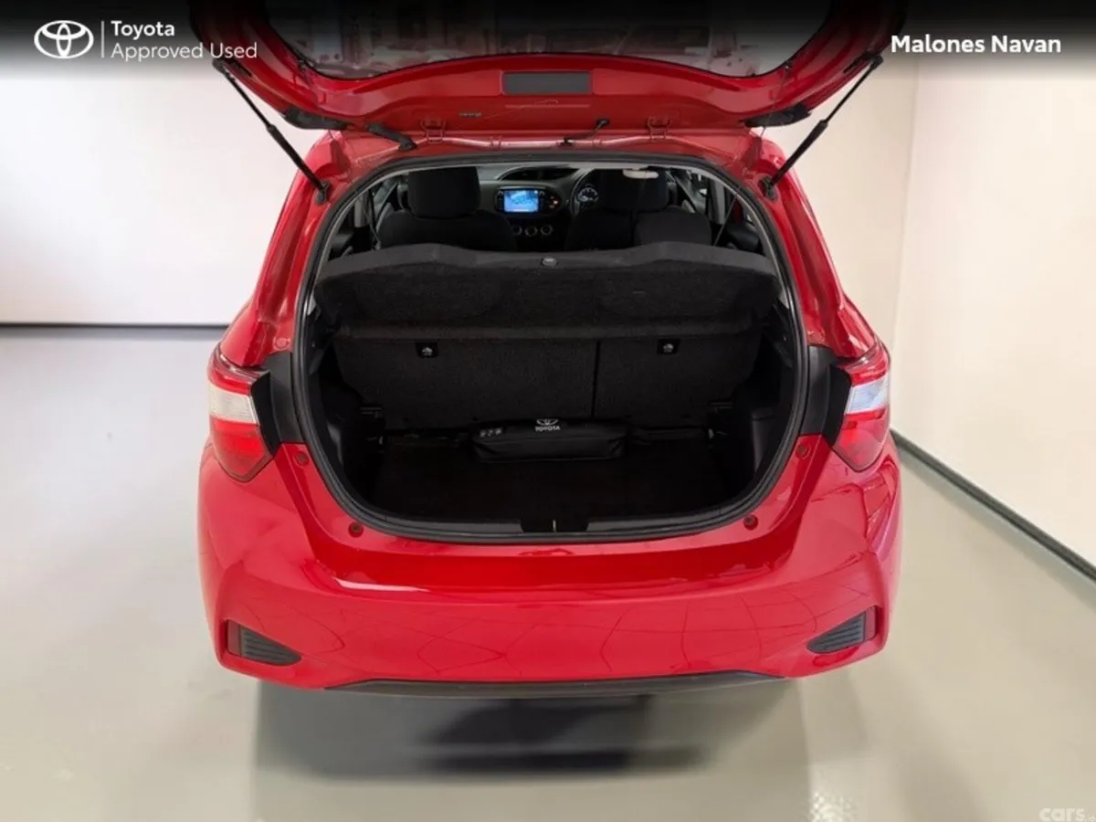 Toyota Yaris Hatchback, Petrol, 2018, Red