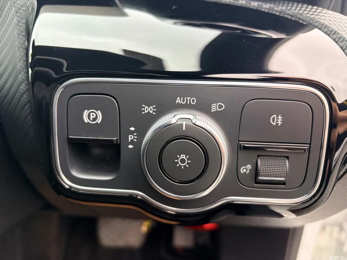 Mercedes-Benz A-Class Hatchback, Petrol, 2018, White