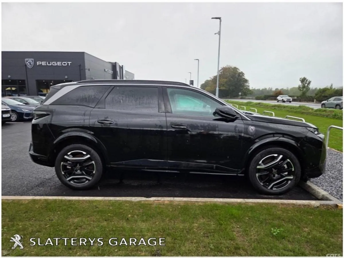 Peugeot 5008 SUV, Electric, 2025, Black
