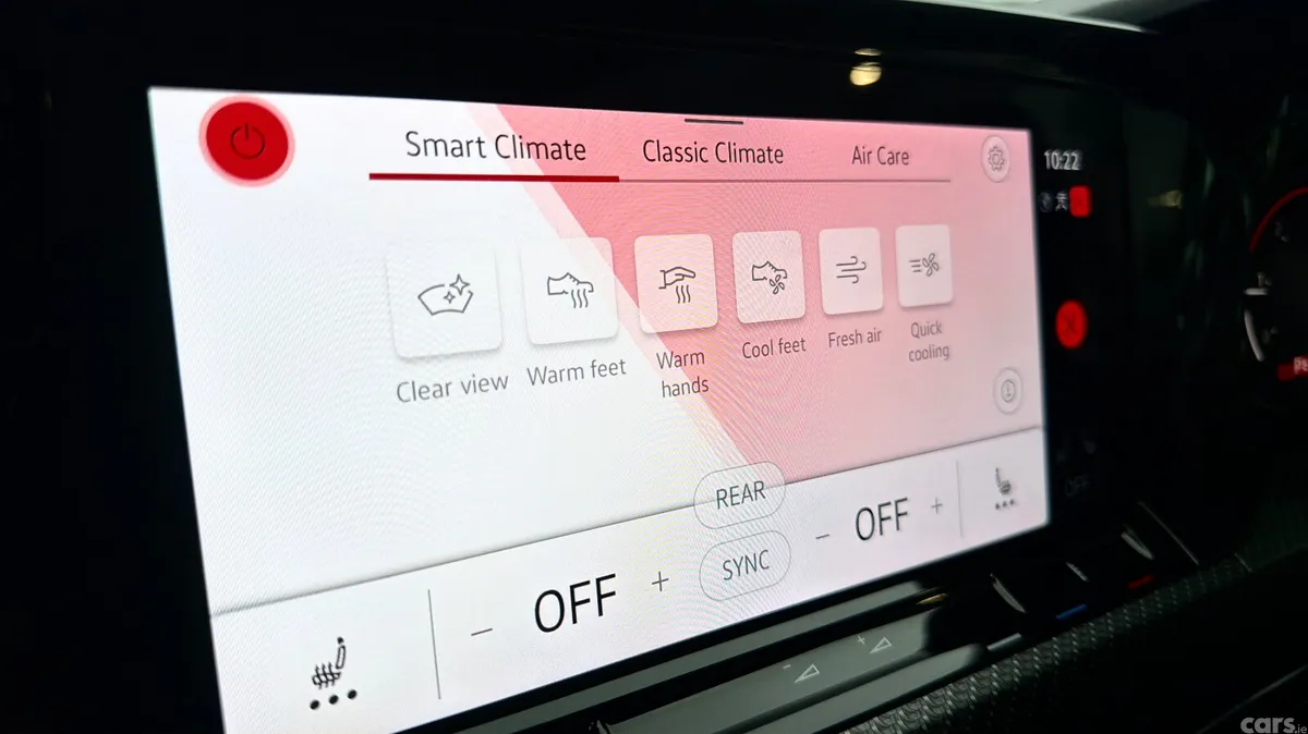 Volkswagen Golf Hatchback, Diesel, 2023, Gold