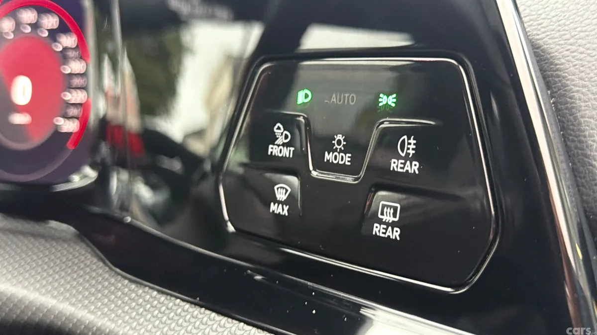 Volkswagen Golf Hatchback, Diesel, 2023, Gold