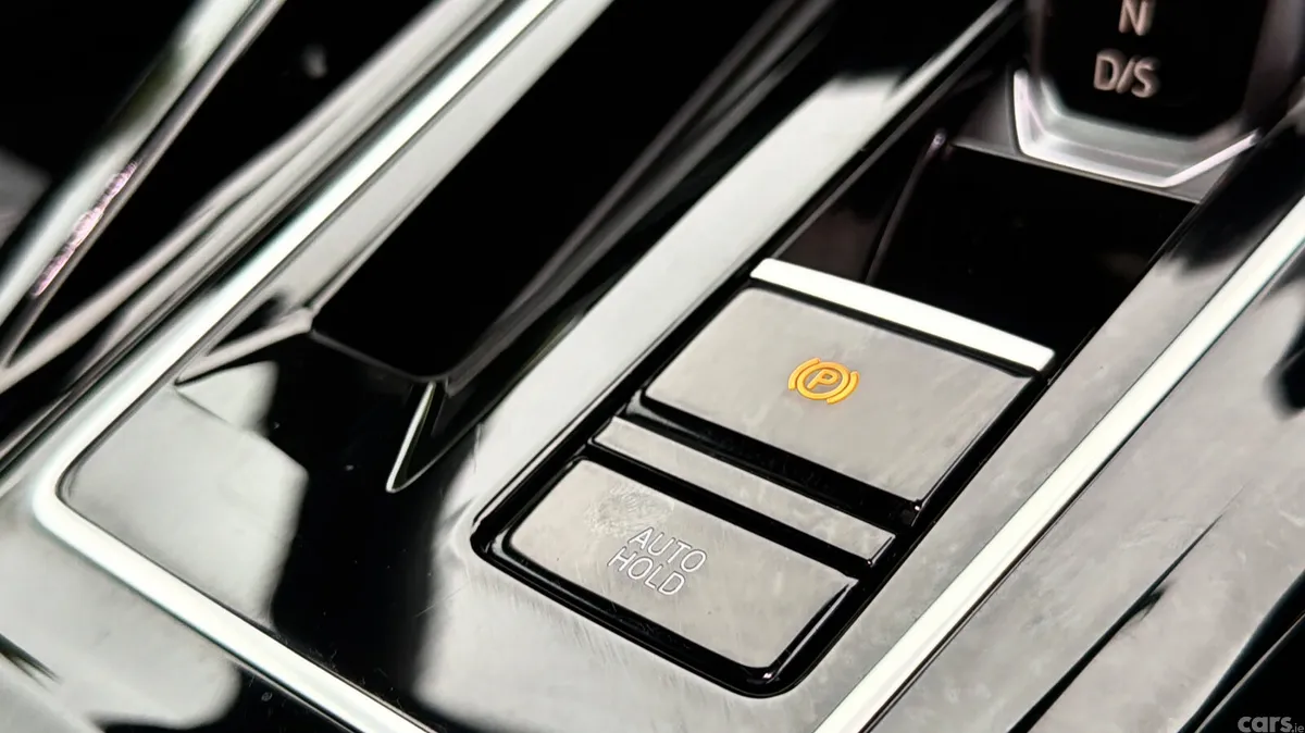 Volkswagen Golf Hatchback, Diesel, 2023, Gold