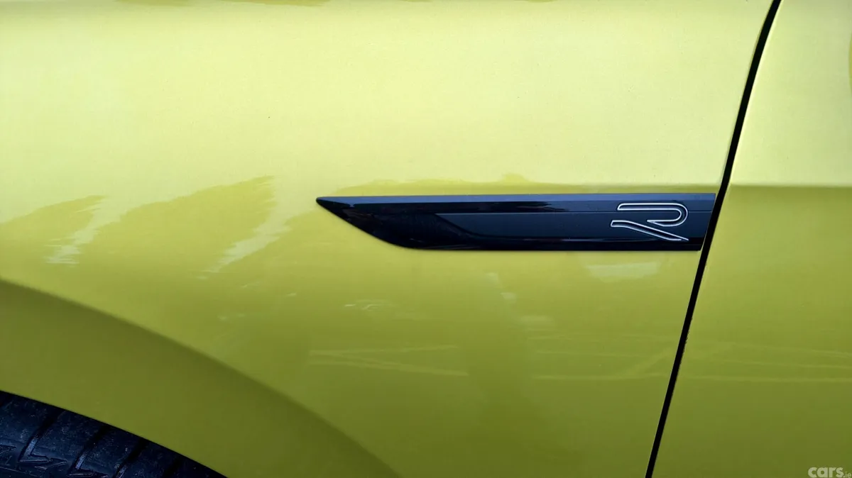Volkswagen Golf Hatchback, Diesel, 2023, Gold