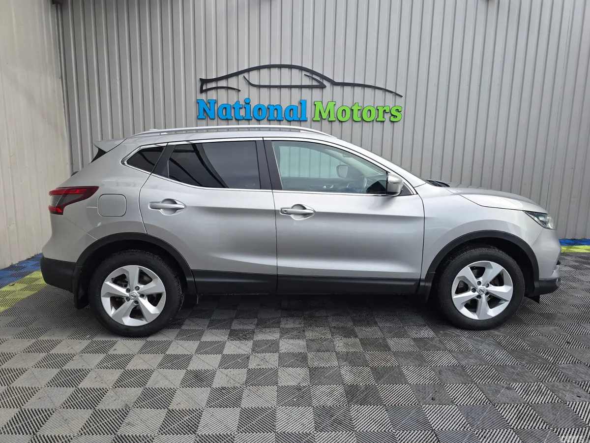 Nissan Qashqai MPV, Petrol, 2018, Grey