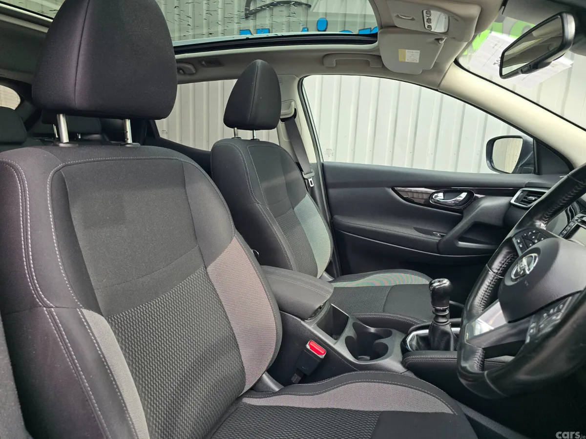 Nissan Qashqai MPV, Petrol, 2018, Grey