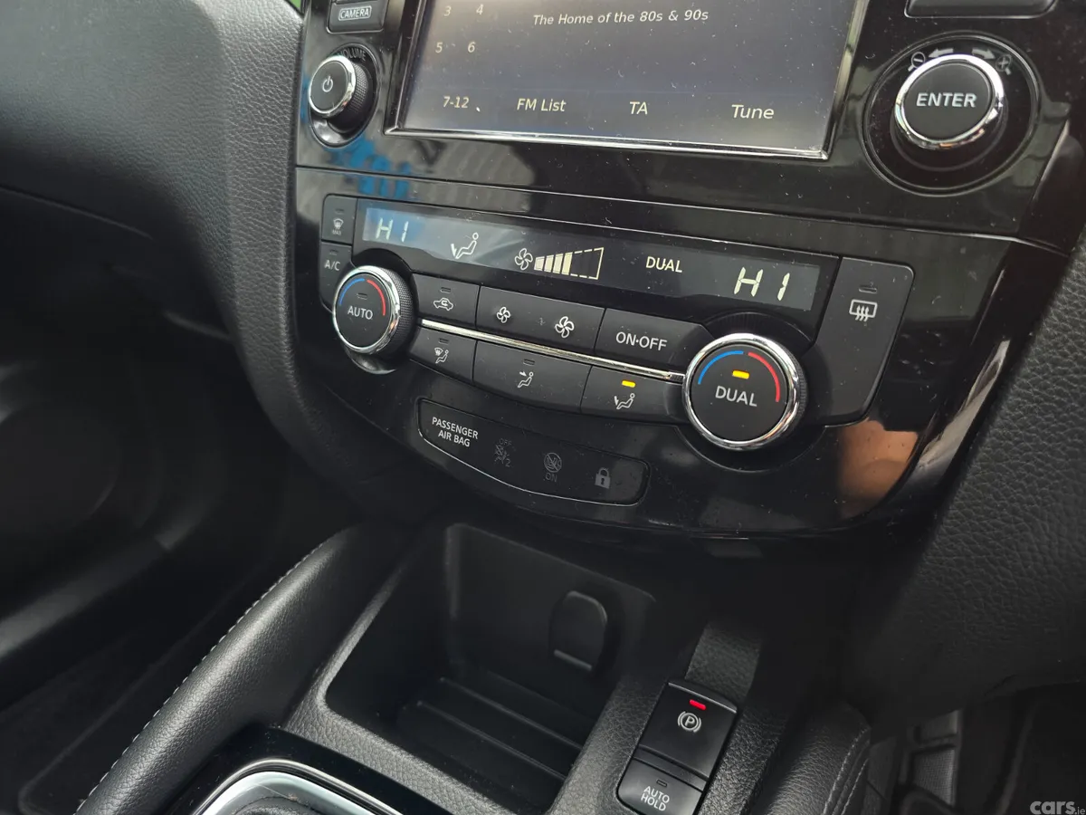 Nissan Qashqai MPV, Petrol, 2018, Grey