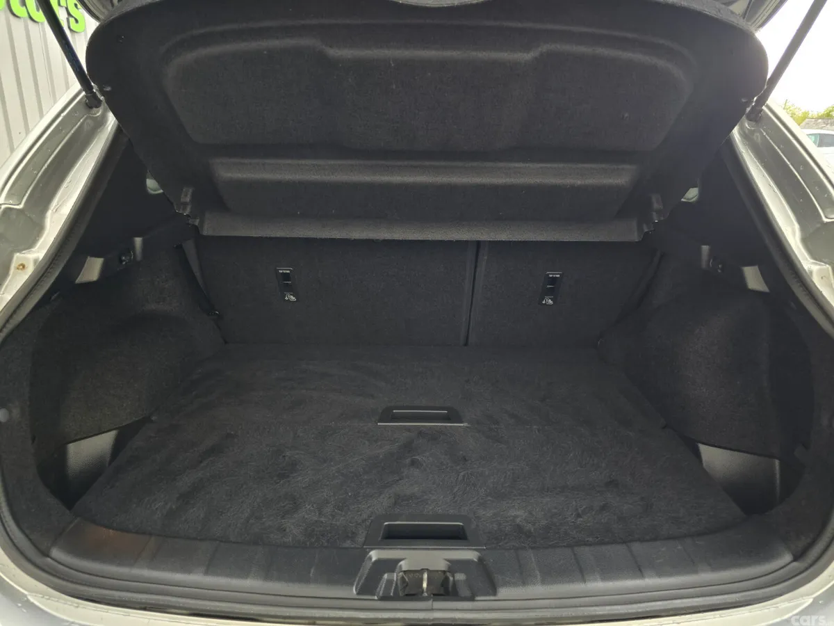 Nissan Qashqai MPV, Petrol, 2018, Grey