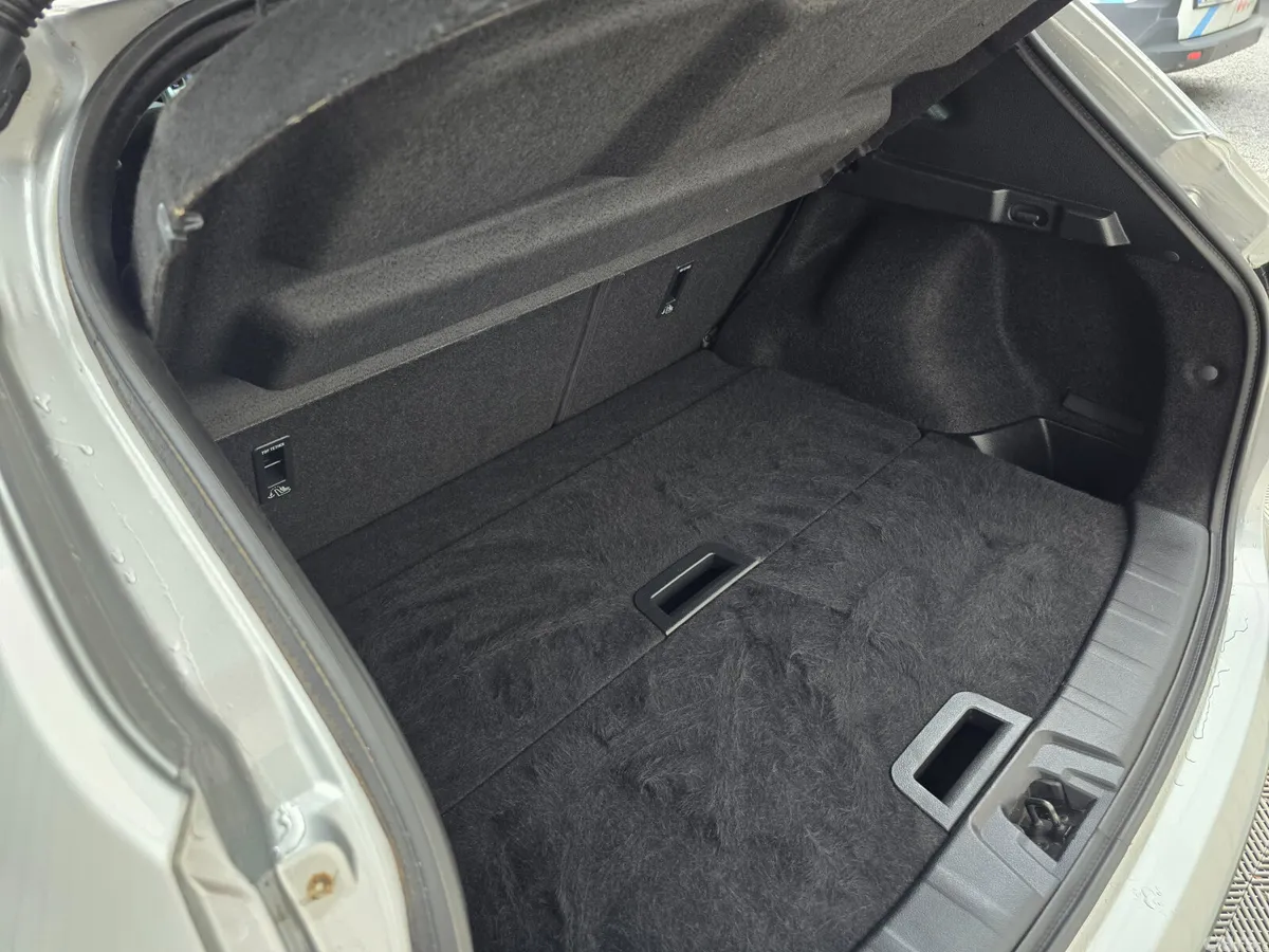 Nissan Qashqai MPV, Petrol, 2018, Grey