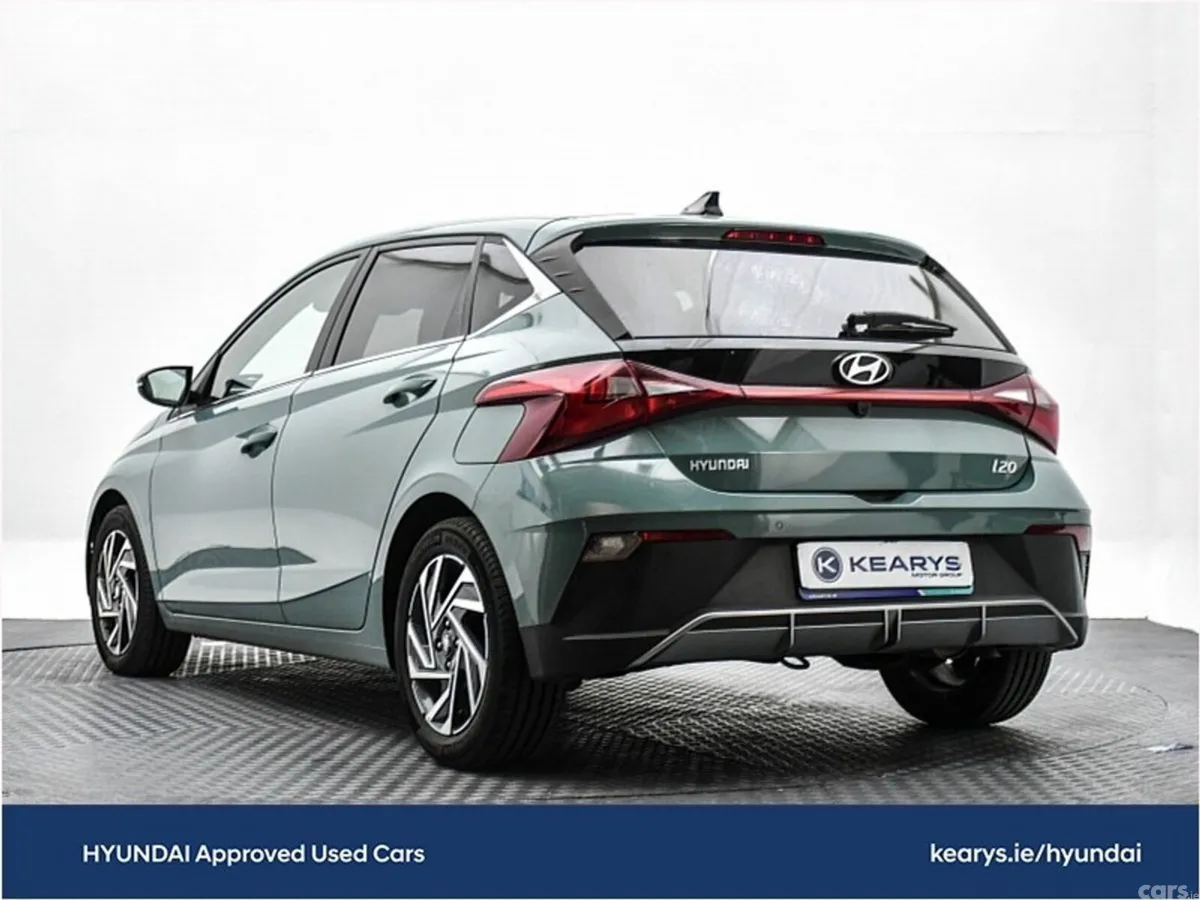 Hyundai i20 Hatchback, Petrol, 2024, Green