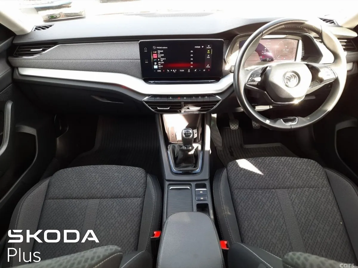 Skoda Octavia Saloon, Diesel, 2024, Red