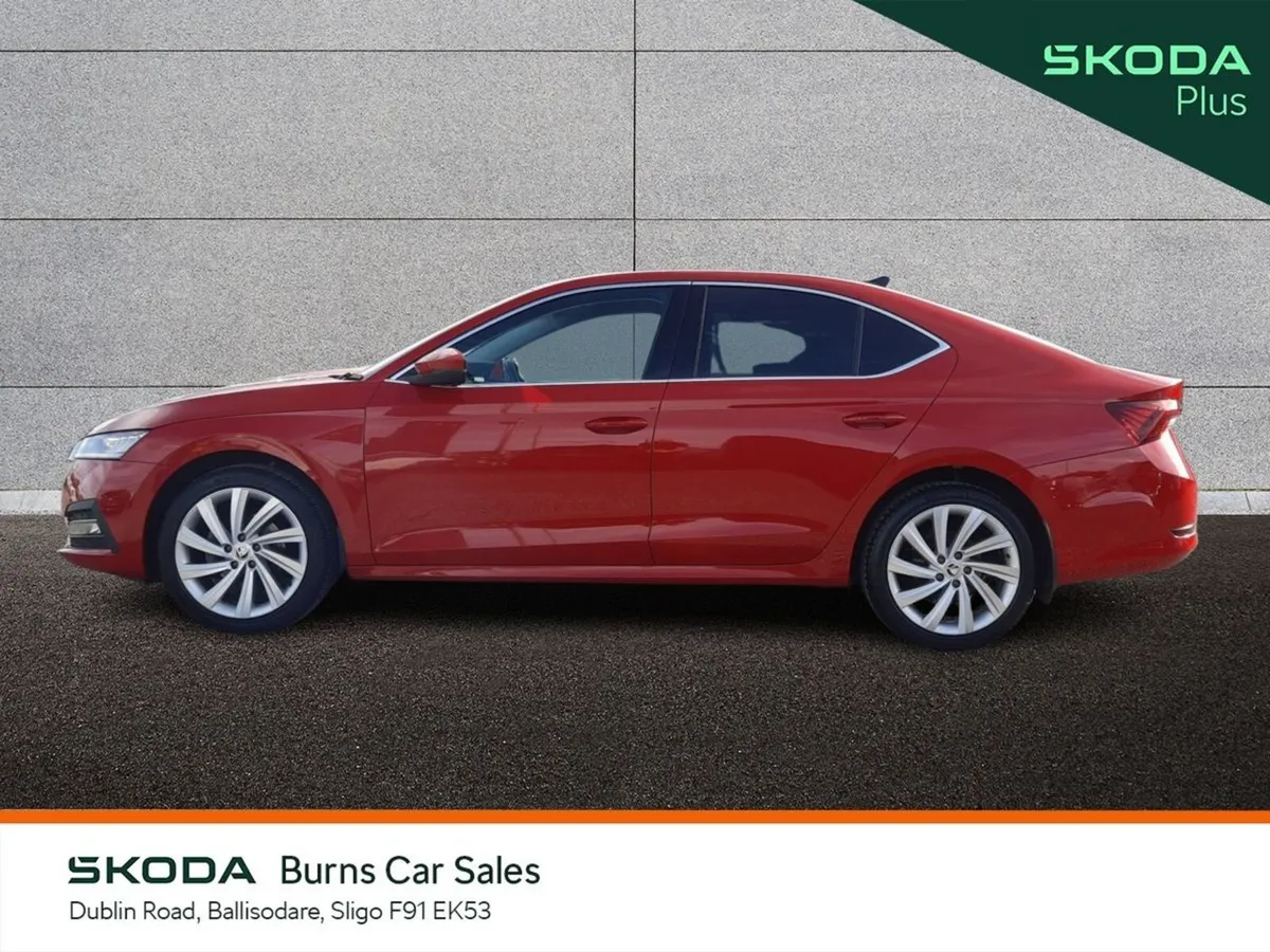 Skoda Octavia Saloon, Diesel, 2024, Red