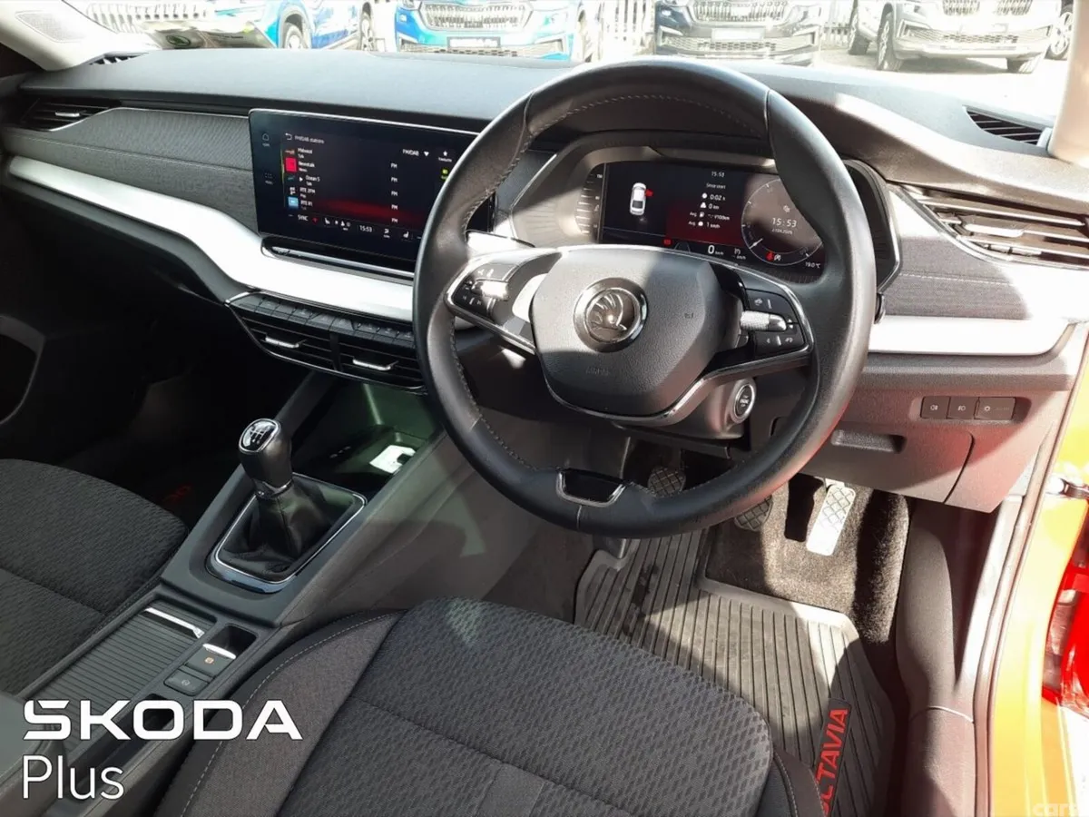 Skoda Octavia Saloon, Diesel, 2024, Red
