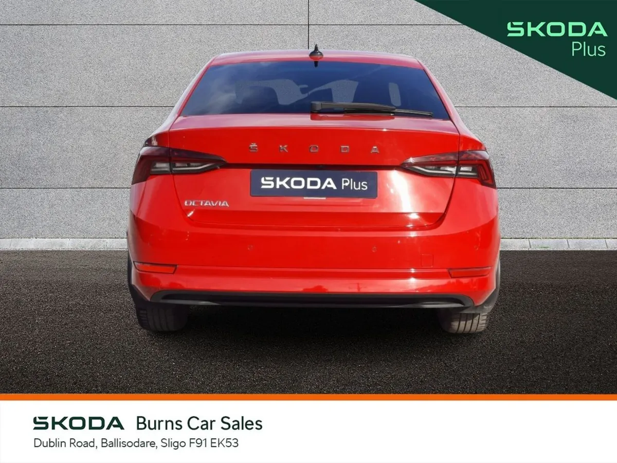 Skoda Octavia Saloon, Diesel, 2024, Red