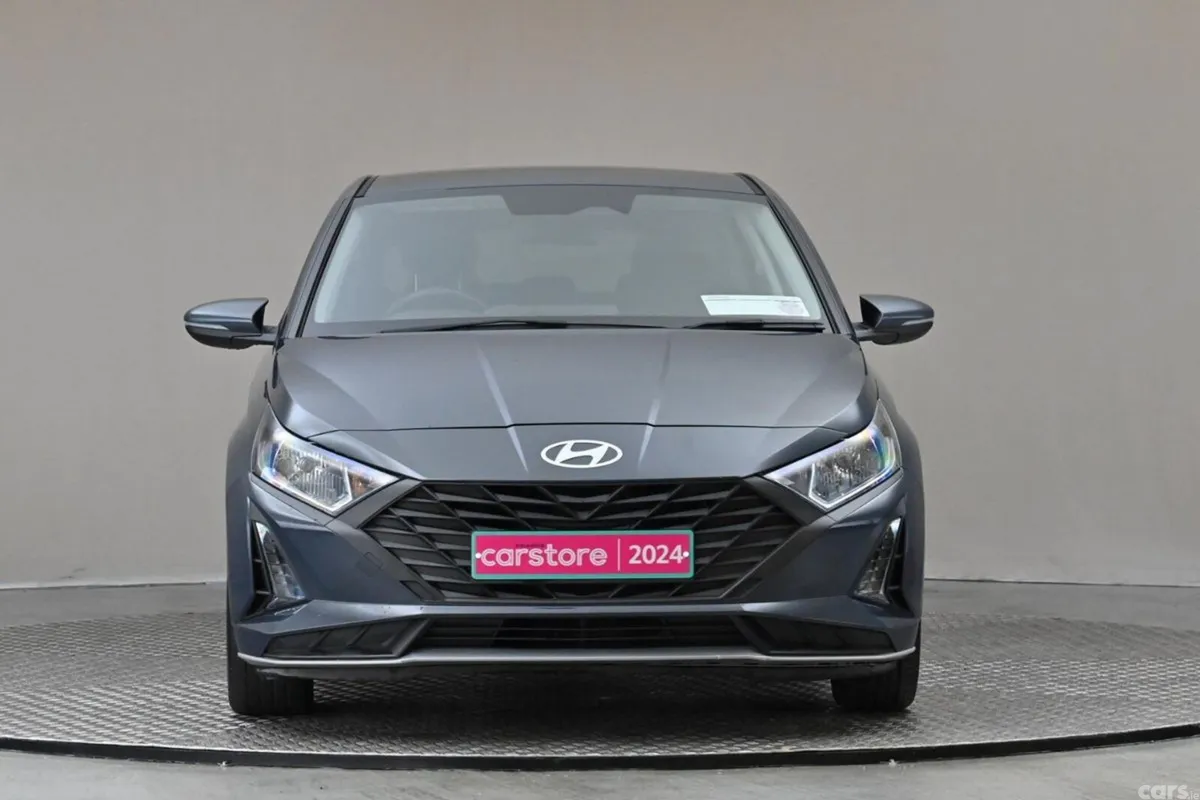 Hyundai i20 Hatchback, Petrol, 2024, Grey