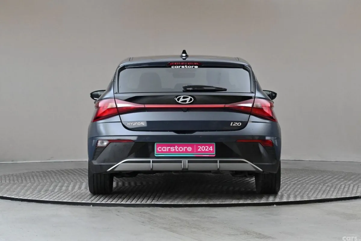 Hyundai i20 Hatchback, Petrol, 2024, Grey