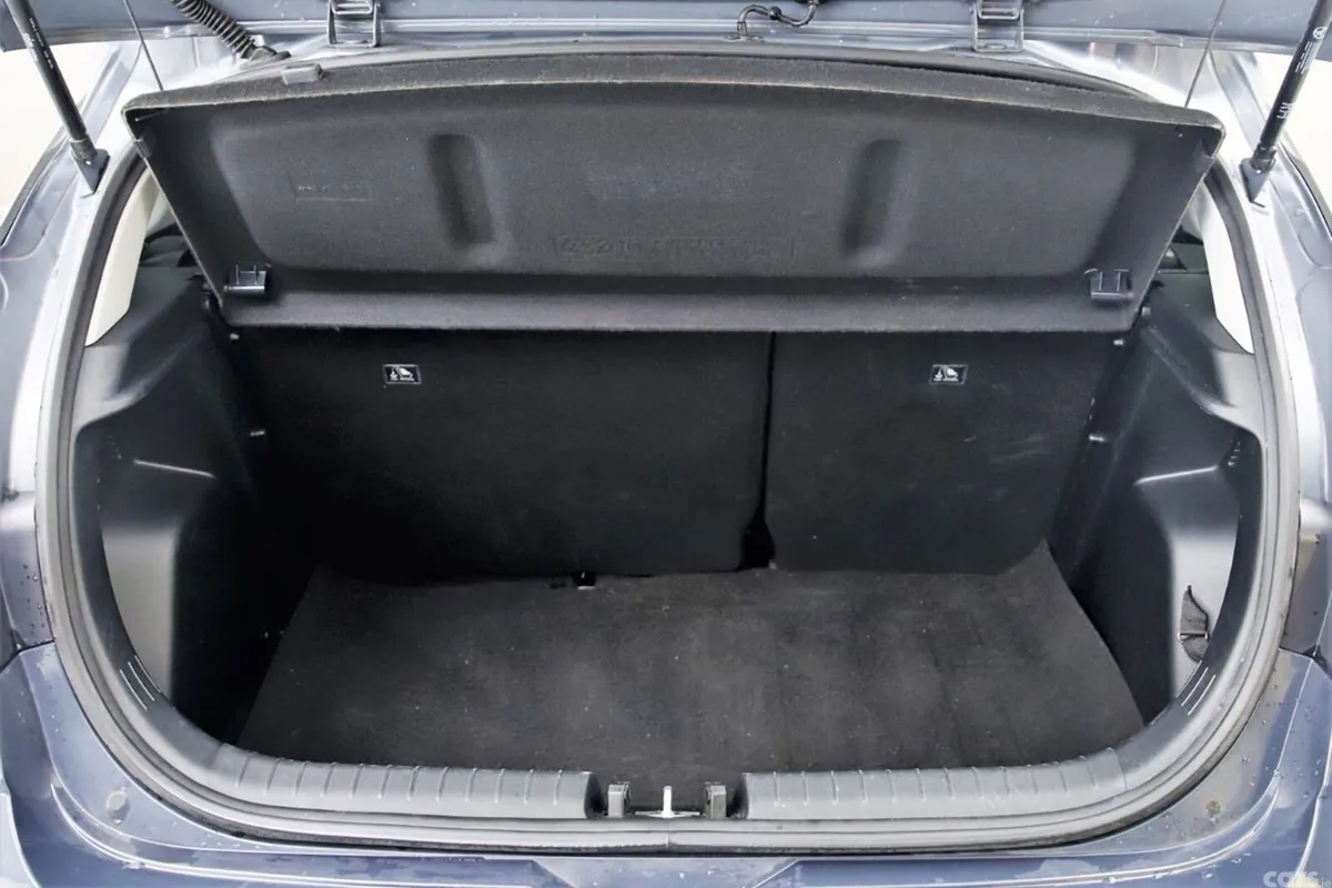 Hyundai i20 Hatchback, Petrol, 2024, Grey