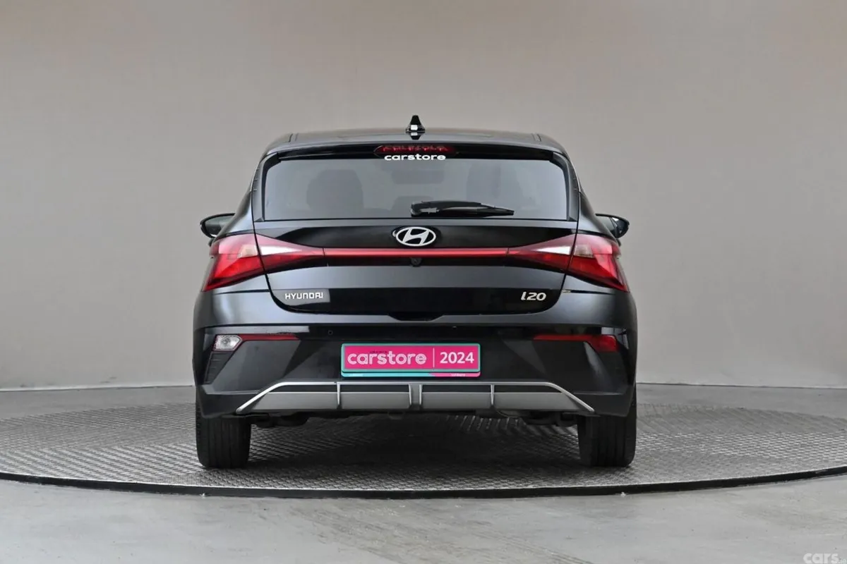 Hyundai i20 Hatchback, Petrol, 2024, Black
