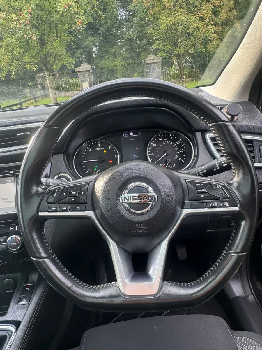Nissan Qashqai Hatchback, Diesel, 2018, Black