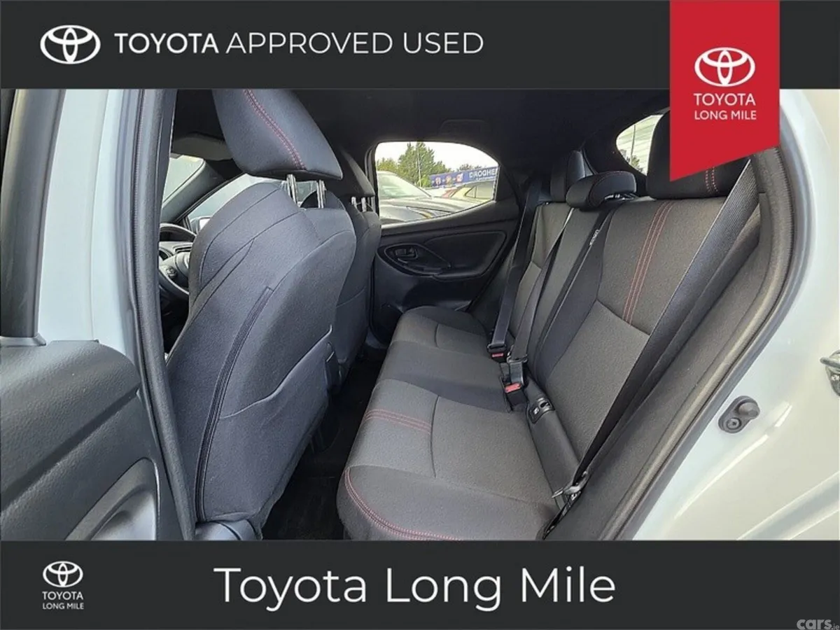 Toyota Yaris Hatchback, Petrol Hybrid, 2023, White