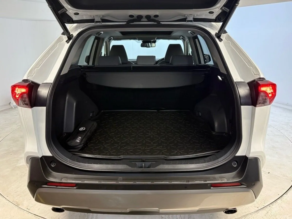Toyota RAV4 SUV, Petrol Hybrid, 2023, White
